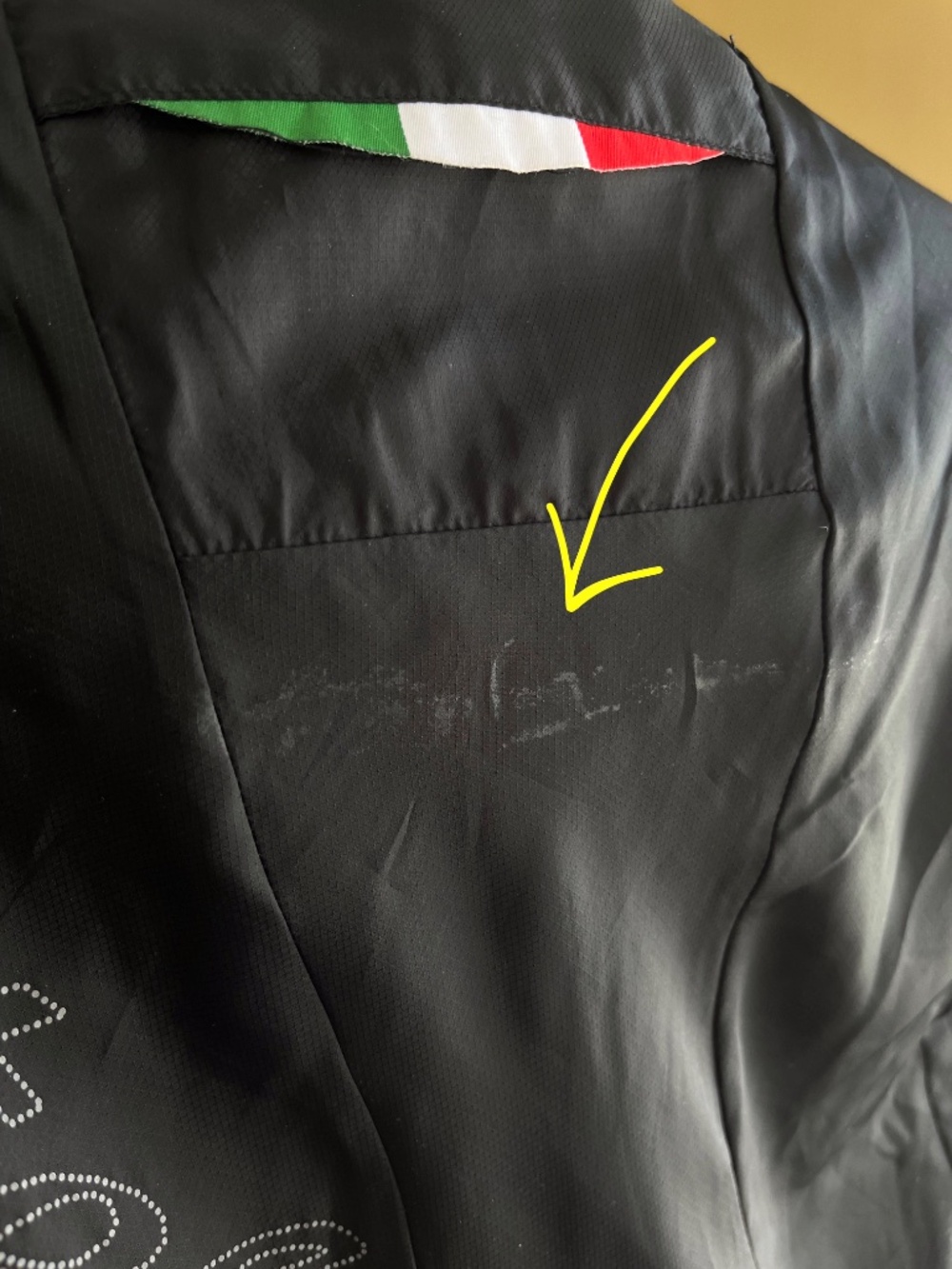 Castelli Women's Black Jacket with Pink Trim - Picture 8 of 8